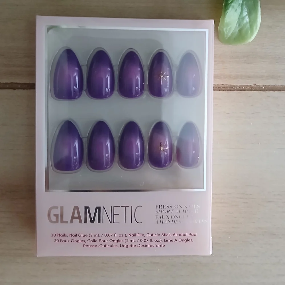 WOW! Glamnetic Short Almond Nail In ~ Tarot She's A Beauty - Picture 6 of 7